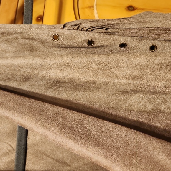 Vest - Picture 3 of 5